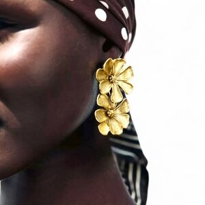 ZARA Metal Flower Earrings